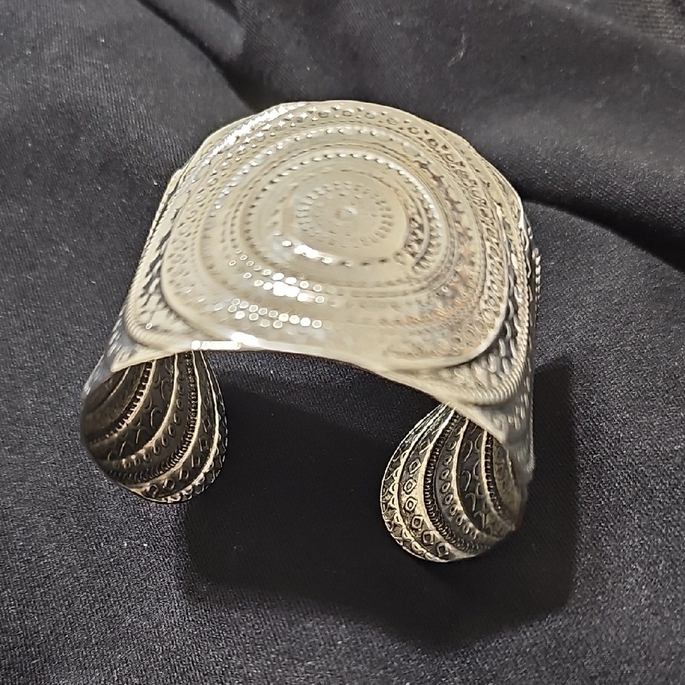 Elegant Silver Cuff Bracelet